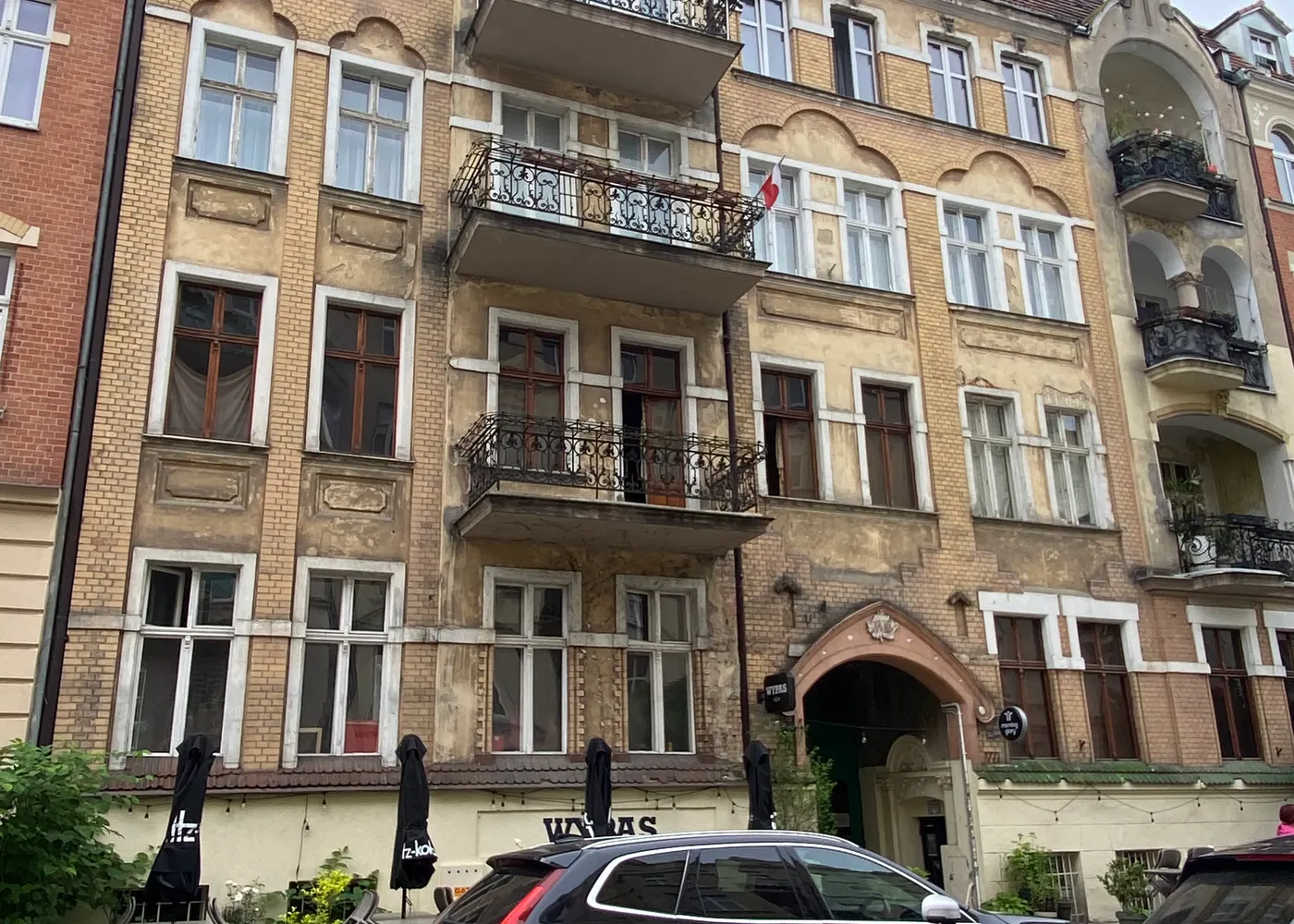 Budynek zarządzany przez Fabisiak Nieruchomości — ul. Jackowskiego 38, Poznań